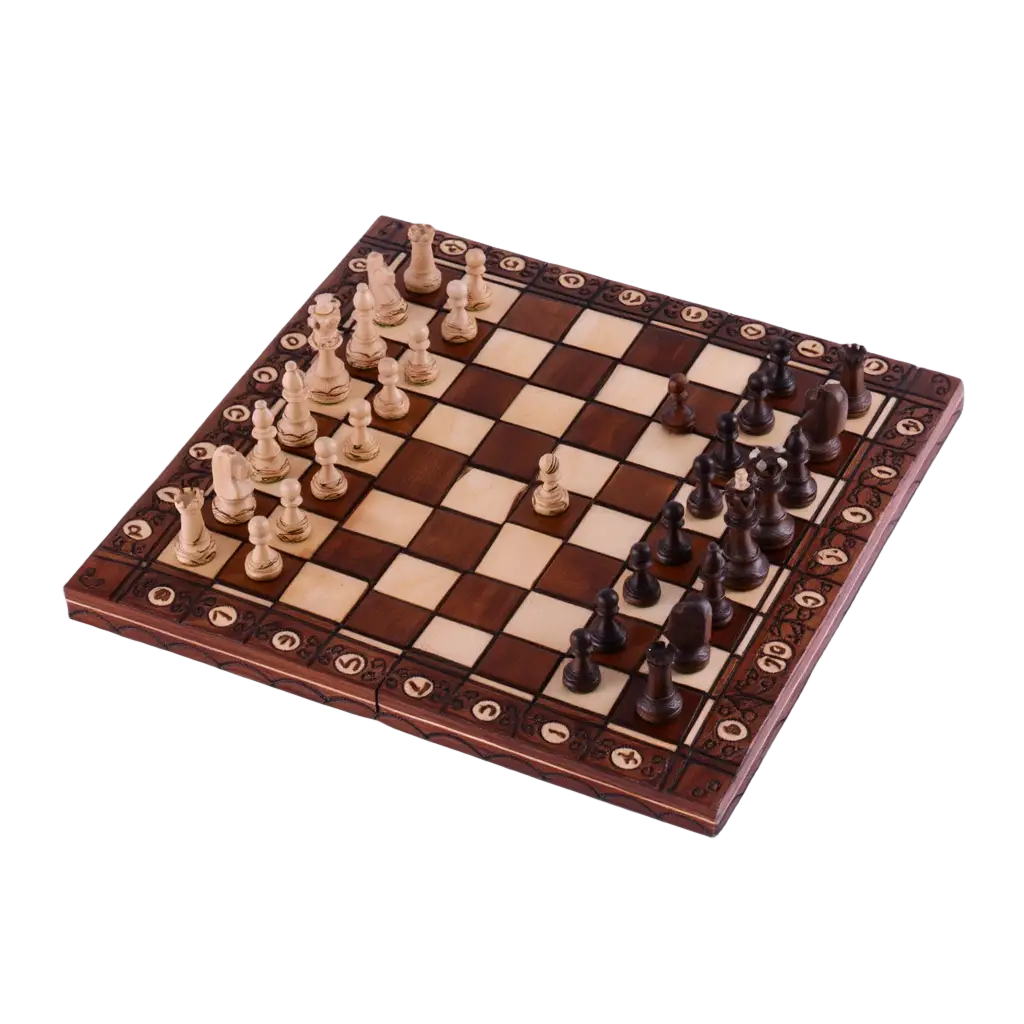 Échiquier de Luxe en Sycomore avec Pièces Sculptées | Design Élégant pour Passionnés de Jeu 1