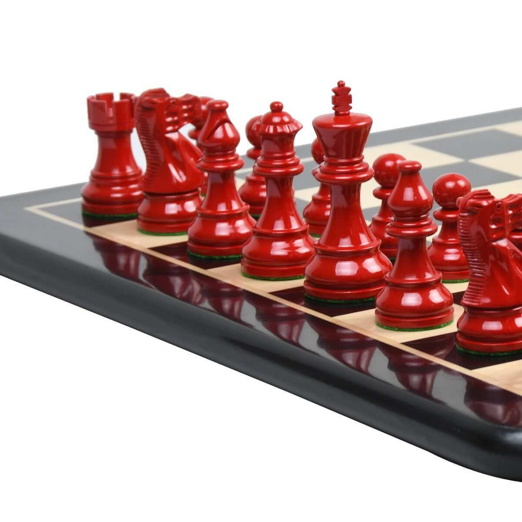 Échiquier en Bois Élégant | Jeu d'Échecs avec Pièces Sculptées pour Passionnés de Stratégie