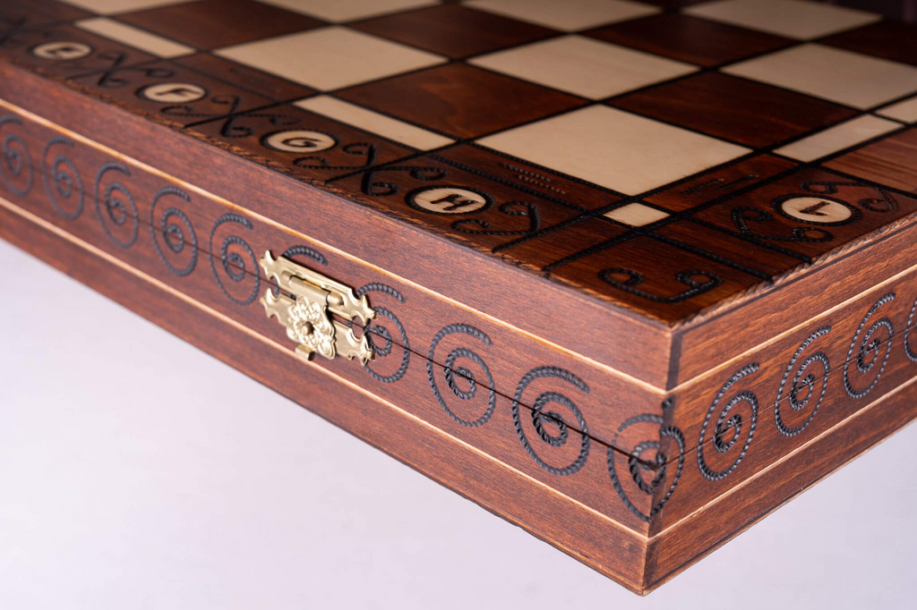 Échiquier en Bois Pliant avec Pièces Sculptées | Design Élégant pour Passionnés d'Échecs