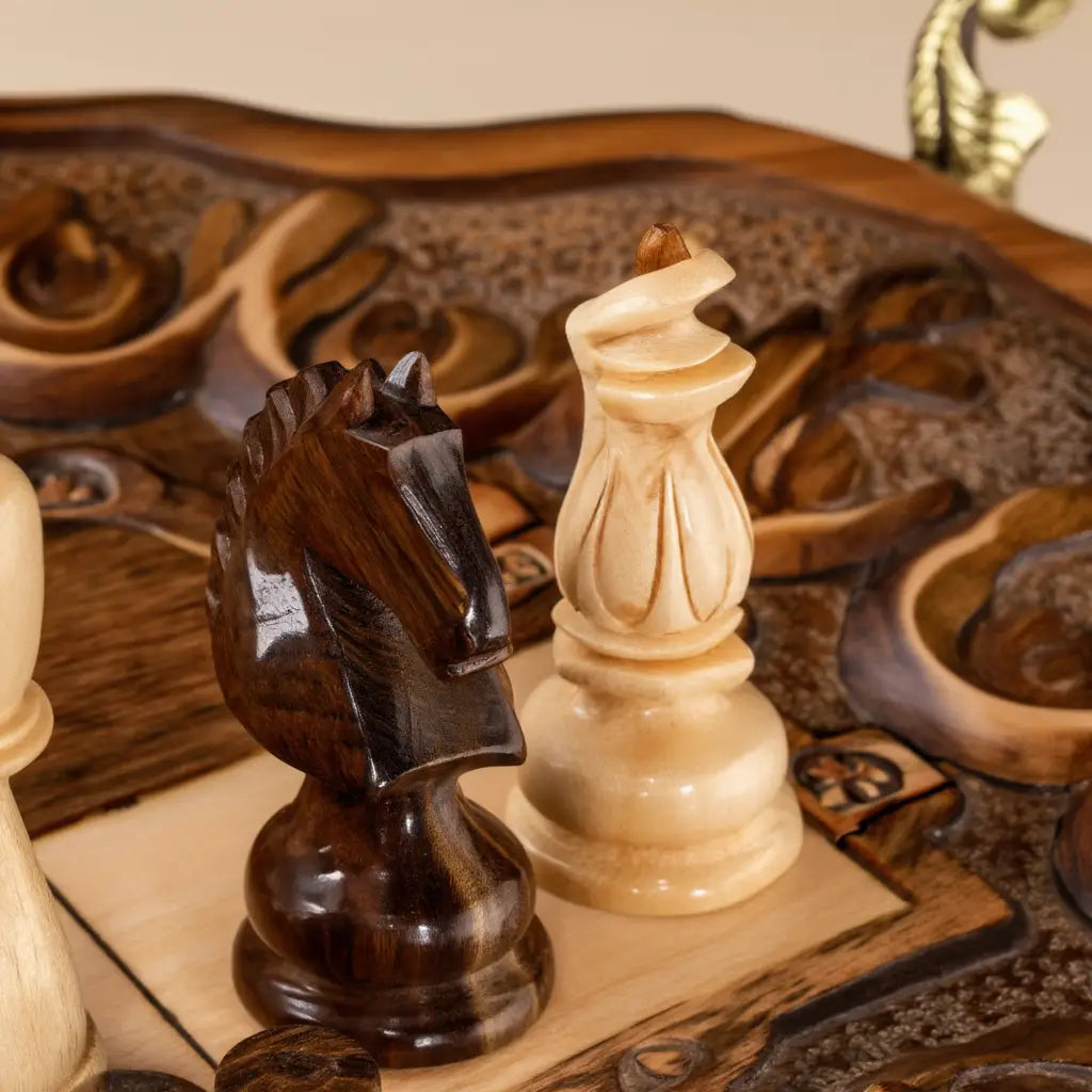 Échiquier de Luxe en Bois avec Design Artistique et Multifonction pour Parties de Jeu Élégantes 4