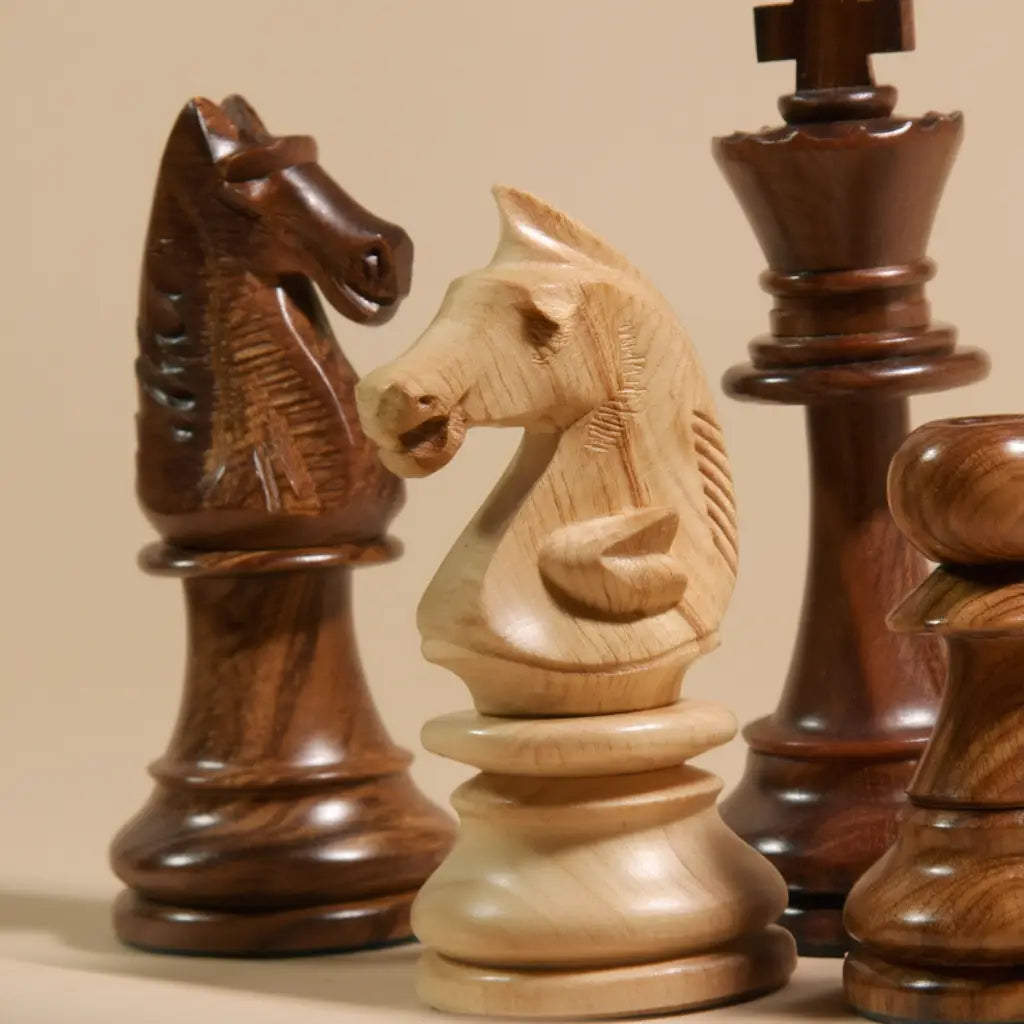 Échiquier en Bois de Cerisier | Jeu d'Échecs avec Pièces Sculptées | Élégance et Durabilité 4