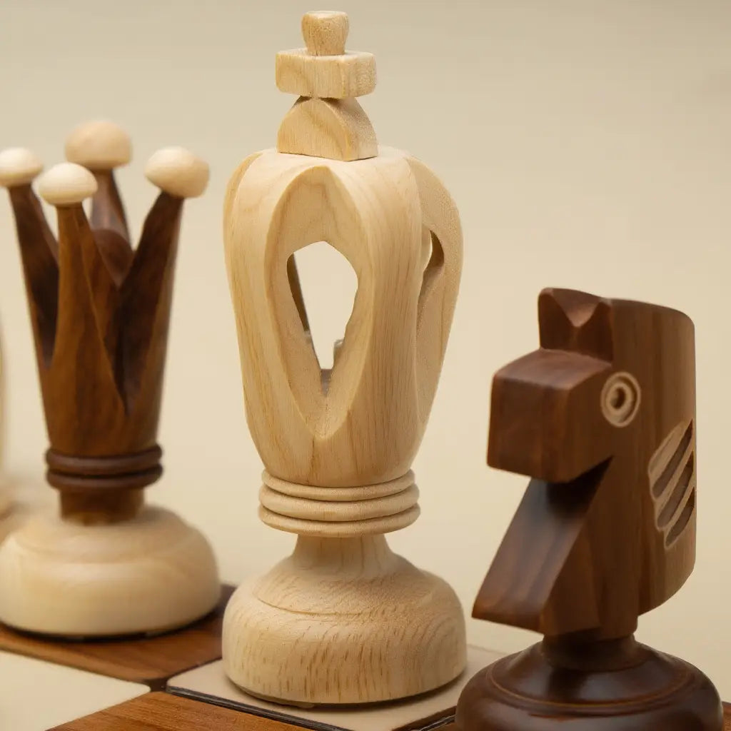 Échiquier Élégant en Bois avec Finition Mate | Design Pratique pour Passionnés d'Échecs 4
