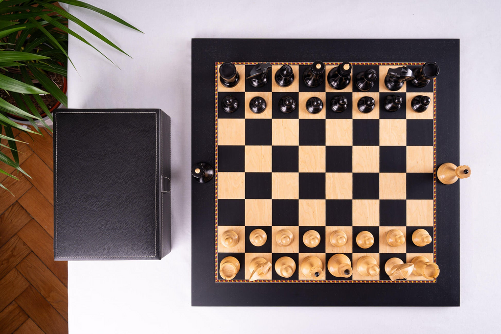 Echiquier en Bois Royal | Jeu d'Échecs Sculpté avec Finition Mate | Élégance pour Passionnés