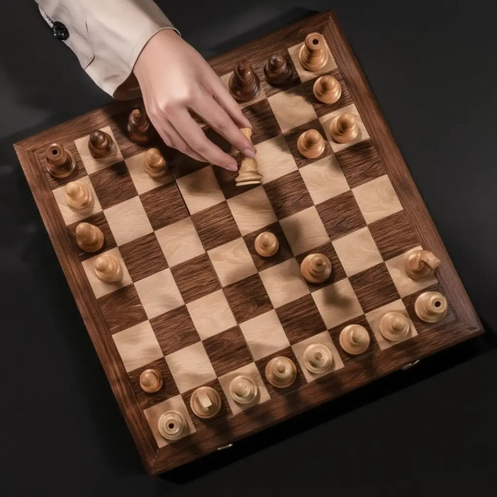 Jeu d'Échecs en Bois Pliant avec Pièces Magnétiques – Échiquier en Noyer et Érable 38 cm 2